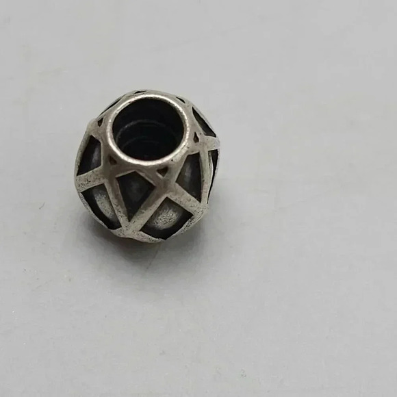 Sterling Silver Pandora Harlequin Criss Cross Charm Bead 1/2" Diameter - Picture 3 of 5